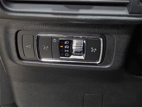 Used 2021 Lincoln Corsair AWD w/ Premium Package image 23