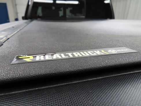 Used 2024 GMC Canyon AT4 w/ AT4 Premium Package image 33