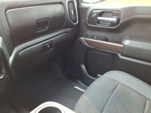 Used 2022 Chevrolet Silverado 1500 LT AWD/4WD image 23