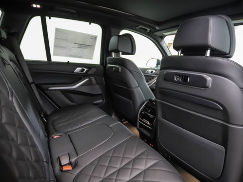 New 2026 BMW X5 xDrive40i w/ Executive Package image 25