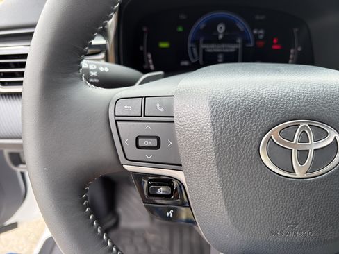 Used 2026 Toyota Camry SE w/ Convenience Package image 24