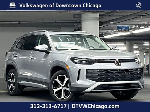 New 2026 Volkswagen Tiguan SE image 2