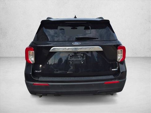 Used 2020 Ford Explorer XLT w/ Comfort Package AWD/4WD image 6