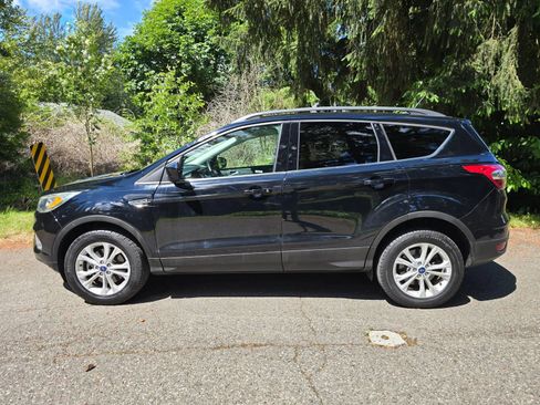 Used 2018 Ford Escape SEL AWD/4WD image 2