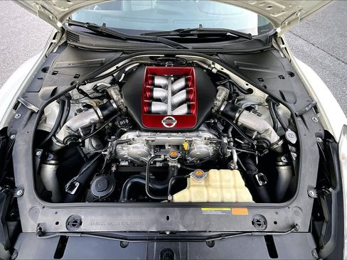 Used 2010 Nissan GT-R Premium AWD/4WD image 28