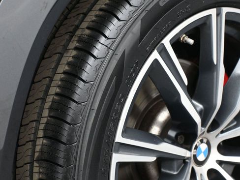 Used 2023 BMW X6 xDrive40i w/ M Sport Package image 14