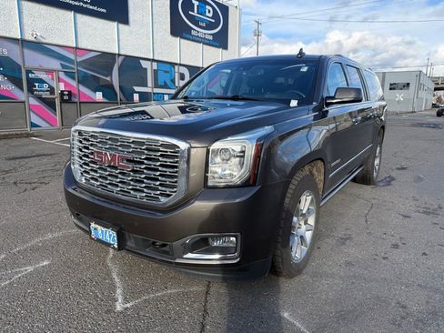 Used 2019 GMC Yukon XL Denali image 1