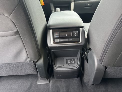 Used 2023 Subaru Ascent Premium AWD/4WD image 15