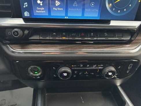 Used 2023 Chevrolet Silverado 1500 RST AWD/4WD image 19