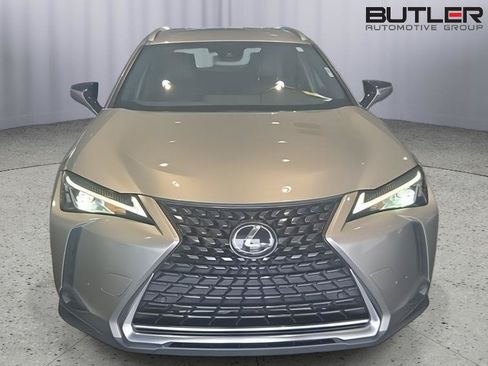 Used 2022 Lexus UX 200 w/ Premium Package FWD image 2
