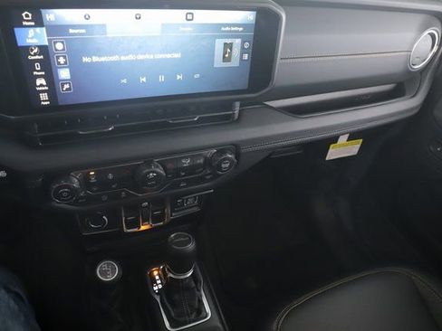 New 2026 Jeep Gladiator Sport image 25