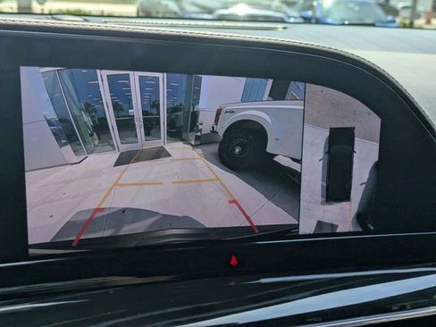 Used 2024 Cadillac Escalade ESV V AWD/4WD image 19