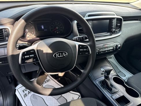 Used 2020 Kia Sorento LX AWD/4WD image 14