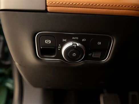 Used 2025 Aston Martin Vanquish image 35