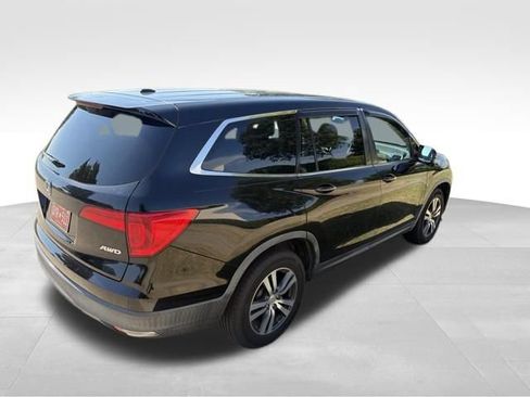 Used 2017 Honda Pilot EX image 3