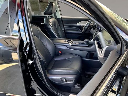 Used 2024 Toyota Grand Highlander AWD image 27