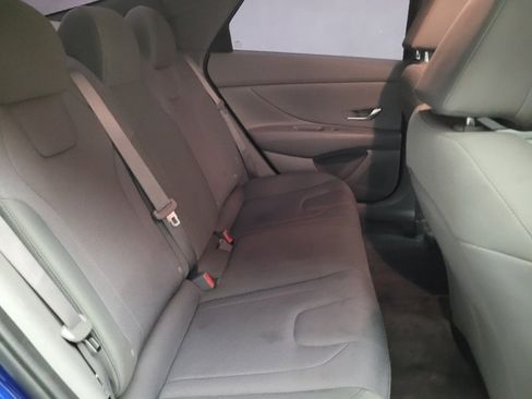 Used 2023 Hyundai Elantra SE FWD image 19