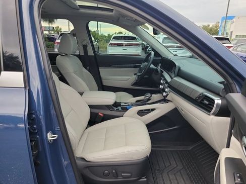 Used 2024 Kia Telluride SX w/ Towing Package FWD image 10