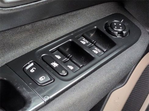 Certified 2016 Jeep Renegade Sport w/ Power & Air Group image 24