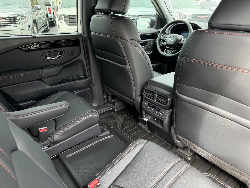 New 2026 Honda Pilot TrailSport image 19