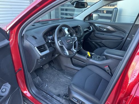 Used 2024 GMC Terrain SLE w/ Driver Convenience Package image 20