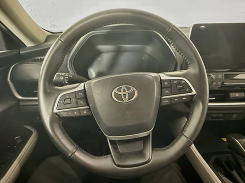 Certified 2025 Toyota Grand Highlander FWD image 12