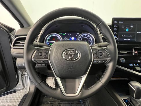 Used 2021 Toyota Camry XLE image 15