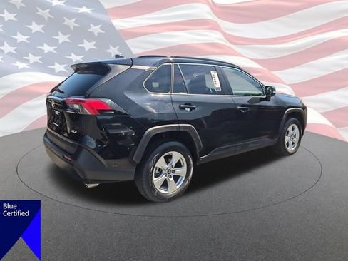 Used 2020 Toyota RAV4 XLE w/ Convenience Package FWD image 3