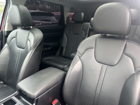 Used 2023 Kia Sorento S w/ Panoramic Sunroof Package FWD image 9