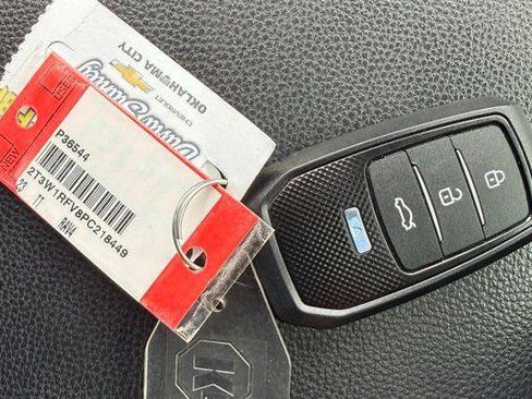 Used 2023 Toyota RAV4 XLE w/ Convenience Package FWD image 19