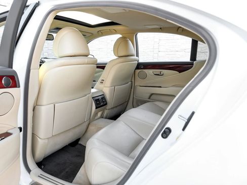 Used 2012 Lexus LS 460 image 37