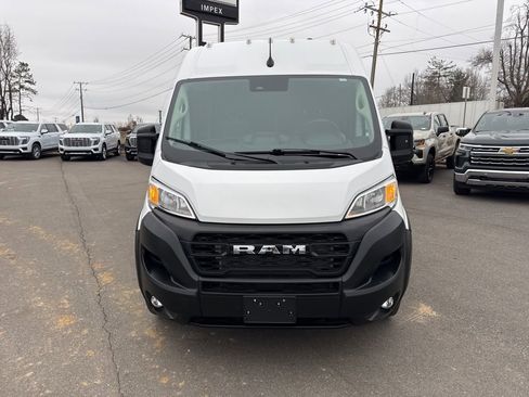 Used 2025 RAM ProMaster 2500 w/ Convenience Group image 8