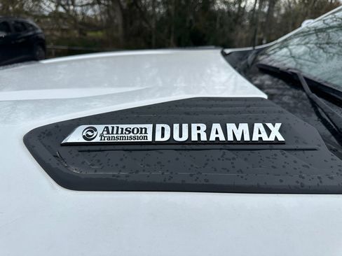 Used 2025 Chevrolet Silverado 2500 LTZ w/ LTZ Convenience Package image 9