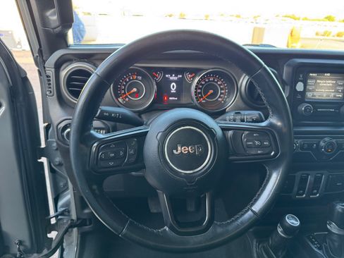 Used 2019 Jeep Wrangler Sport AWD/4WD image 12