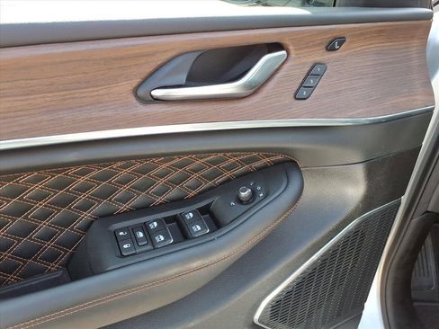 Used 2025 Jeep Grand Cherokee Summit image 11