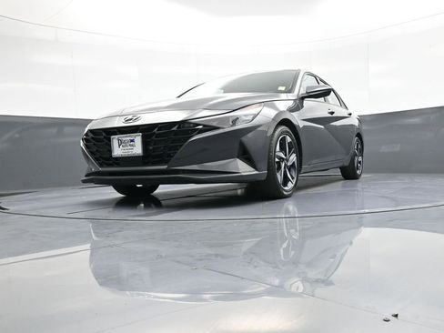 Certified 2023 Hyundai Elantra SEL w/ Convenience Package FWD image 25