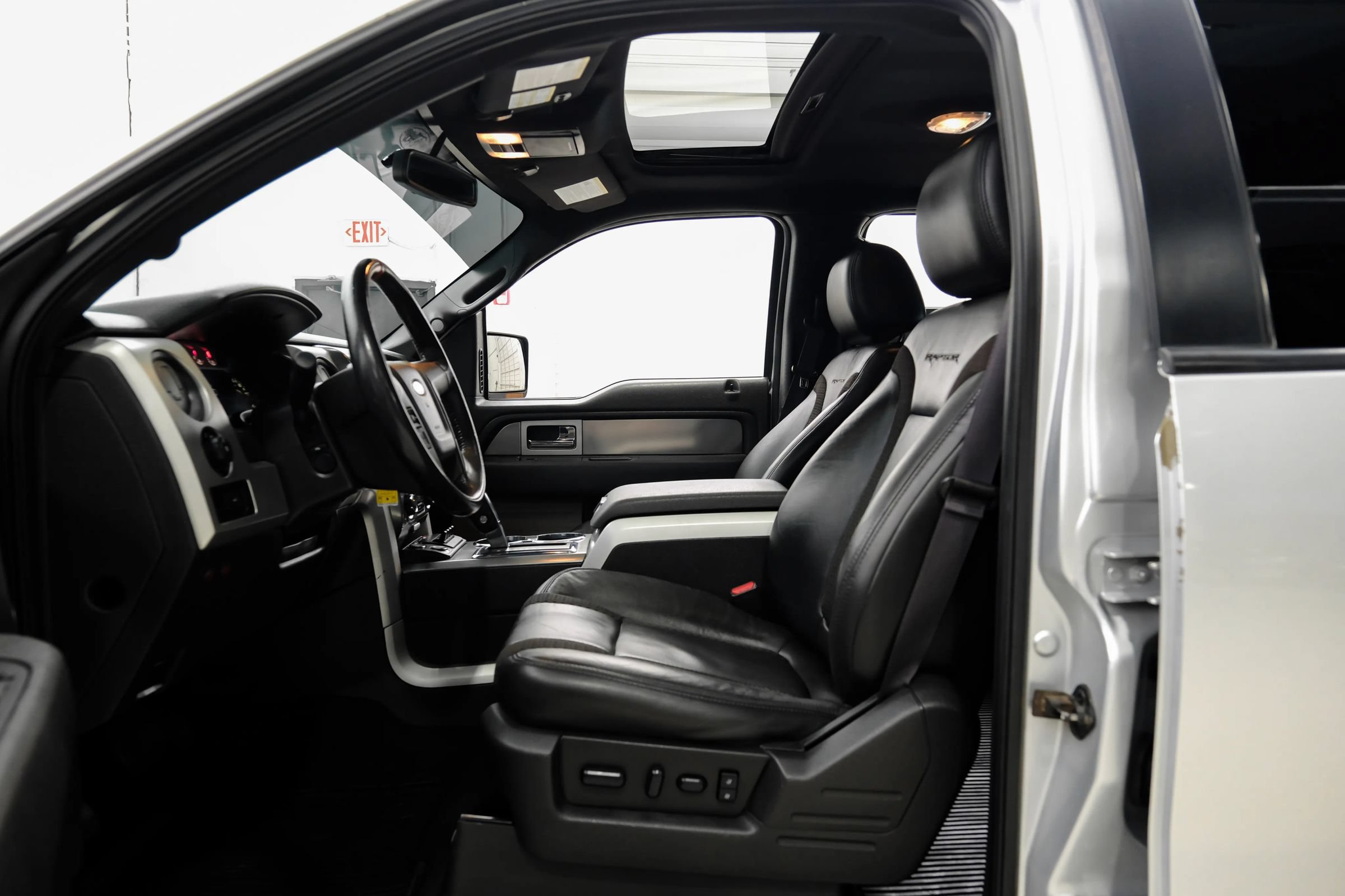 Used 2014 Ford F150 Raptor w/ Equipment Group 801A Luxury AWD/4WD image 14