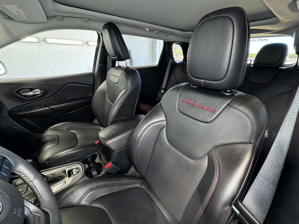 Used 2022 Jeep Cherokee Trailhawk w/ Sun, Sound & Nav Group AWD/4WD image 13