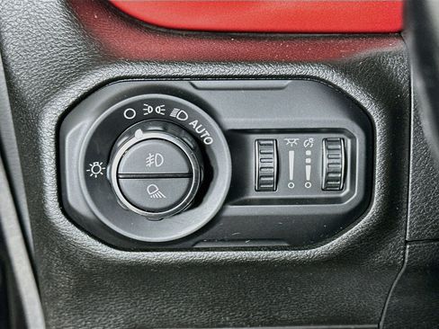 Used 2020 Jeep Gladiator Rubicon AWD/4WD image 17
