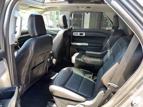 Used 2021 Ford Explorer Limited w/ Hybrid Equipment Group 310A RWD image 17