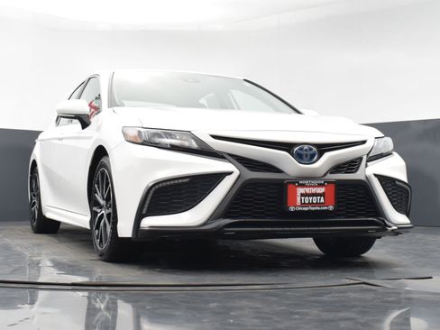 Used 2024 Toyota Camry SE w/ Cold Weather Package image 30