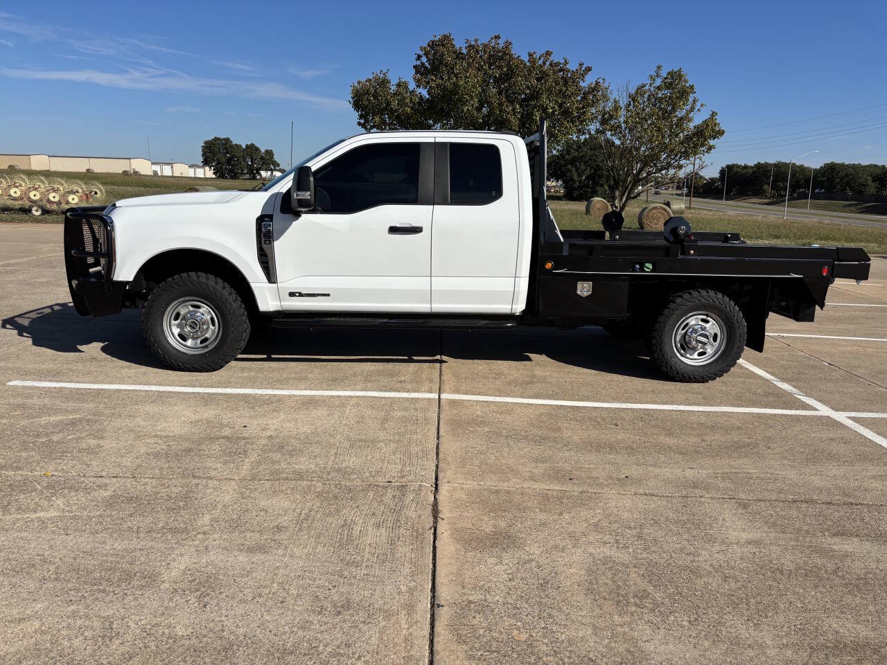 Used 2024 Ford F350 XL w/ 360-Degree Camera Package AWD/4WD image 3