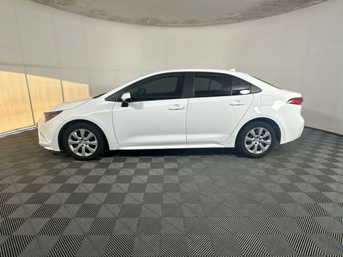 Used 2024 Toyota Corolla LE FWD image 6