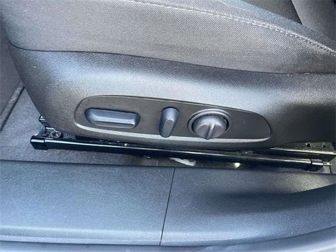 Used 2024 Chevrolet Malibu LT image 11