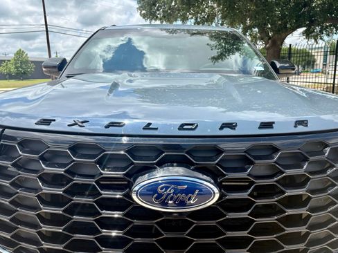 Used 2025 Ford Explorer ST-Line w/ Premium Package RWD image 9