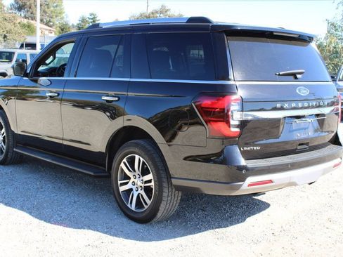 Used 2024 Ford Expedition Limited image 6