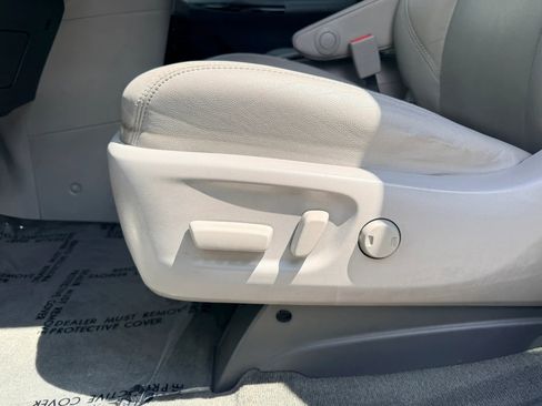 Used 2015 Toyota Sienna XLE Premium image 10