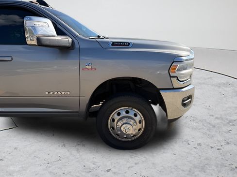 Used 2024 RAM 3500 Laramie AWD/4WD image 38
