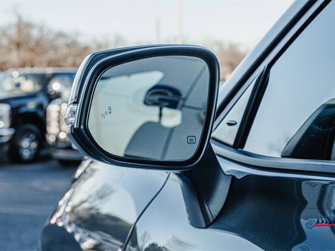 Used 2022 Toyota Highlander XSE image 9