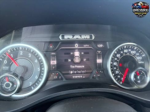 Used 2022 RAM 1500 Big Horn AWD/4WD image 16